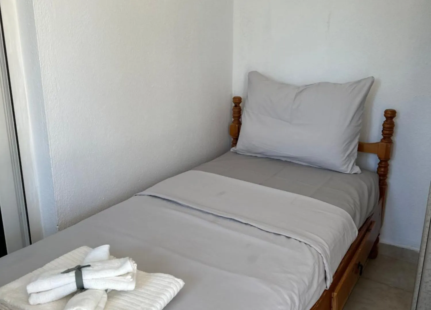 Zenia'S Beach House Полихроно